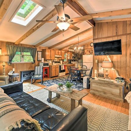 Tranquil Creekside Cottage With Deck And Lanai Franklin Zewnętrze zdjęcie