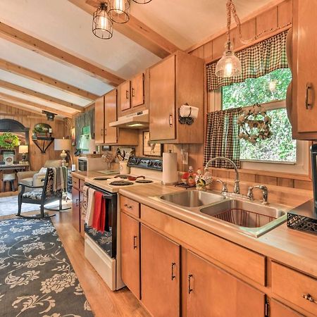 Tranquil Creekside Cottage With Deck And Lanai Franklin Zewnętrze zdjęcie