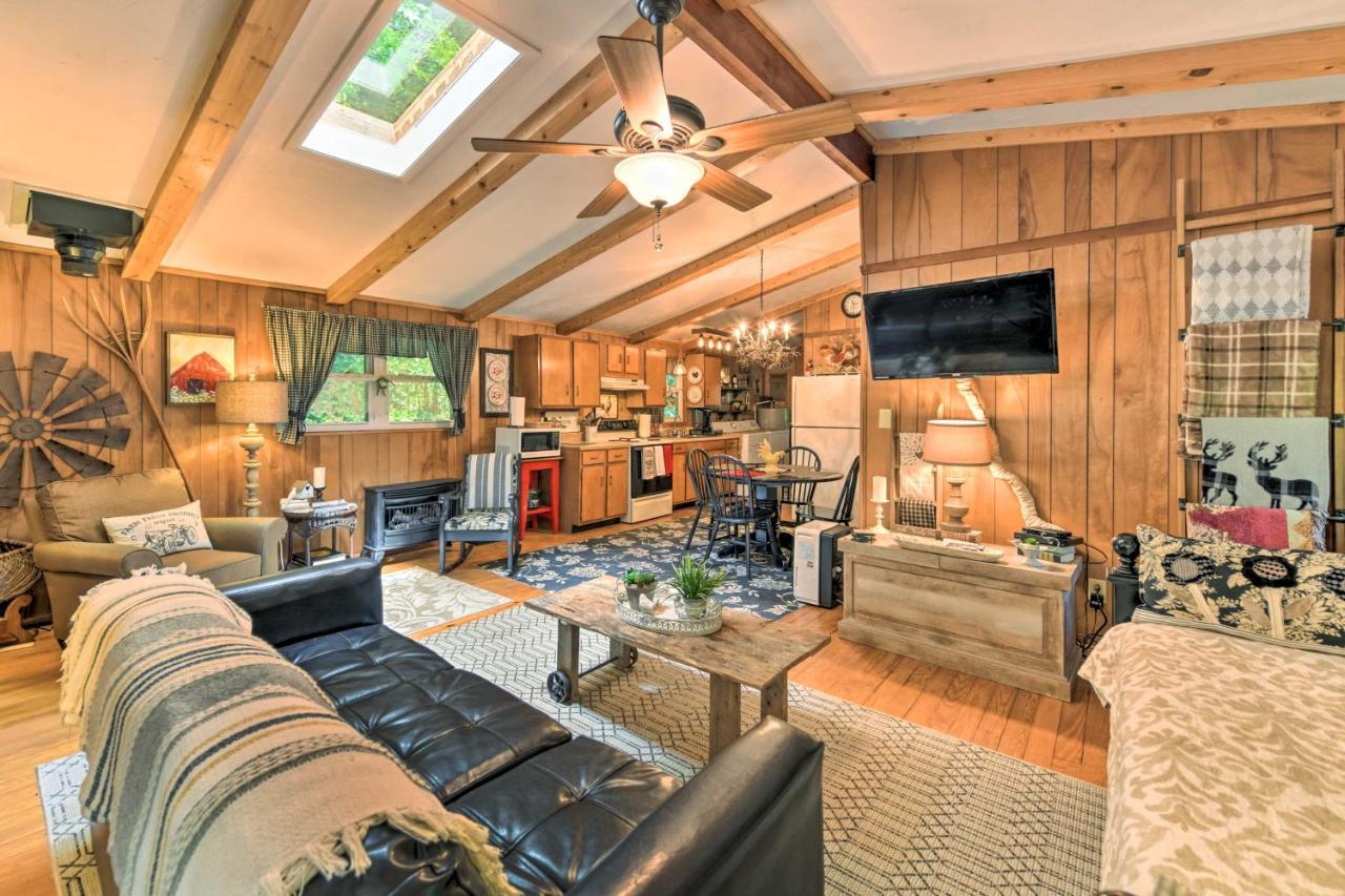 Tranquil Creekside Cottage With Deck And Lanai Franklin Zewnętrze zdjęcie