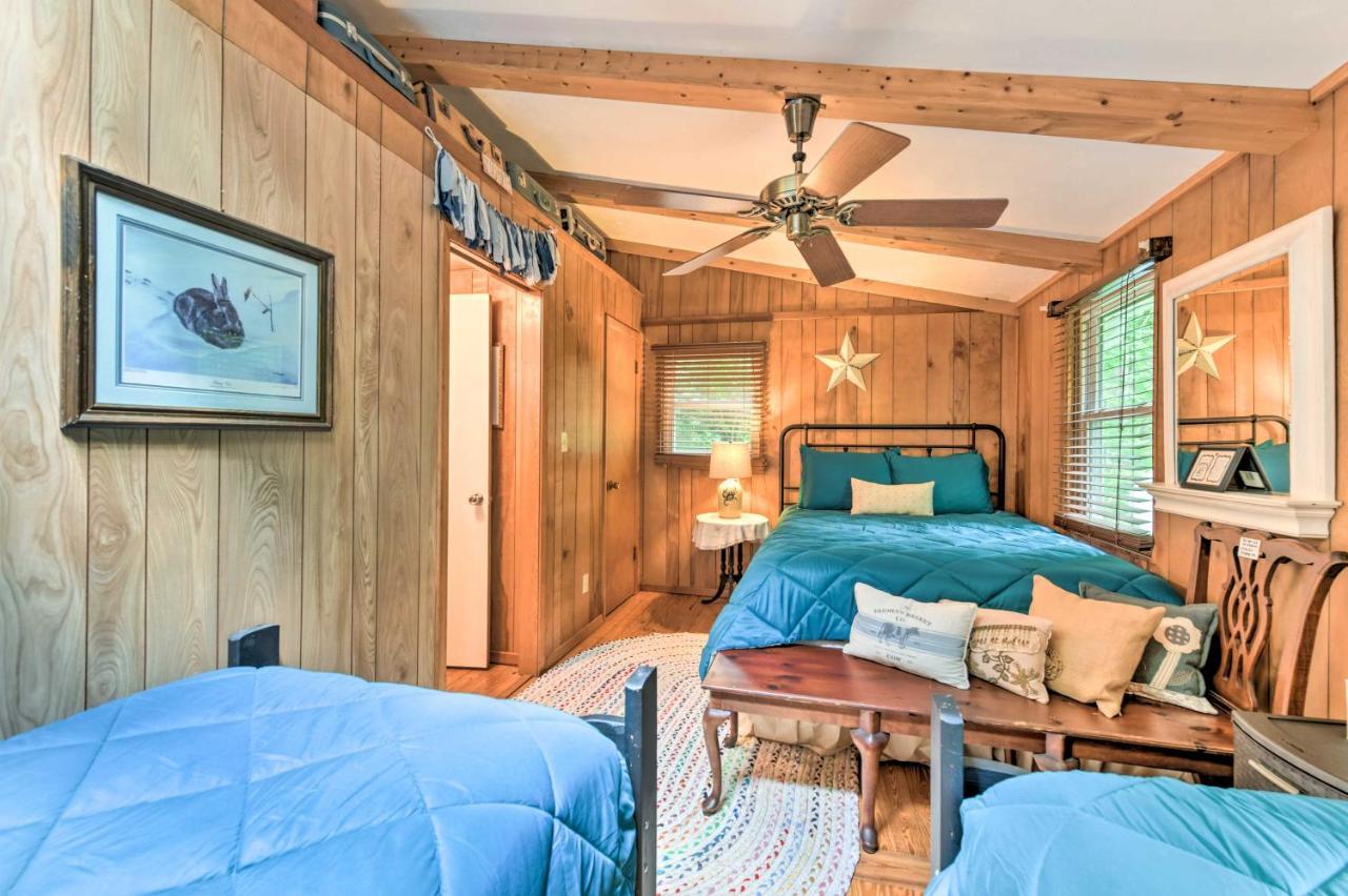 Tranquil Creekside Cottage With Deck And Lanai Franklin Zewnętrze zdjęcie