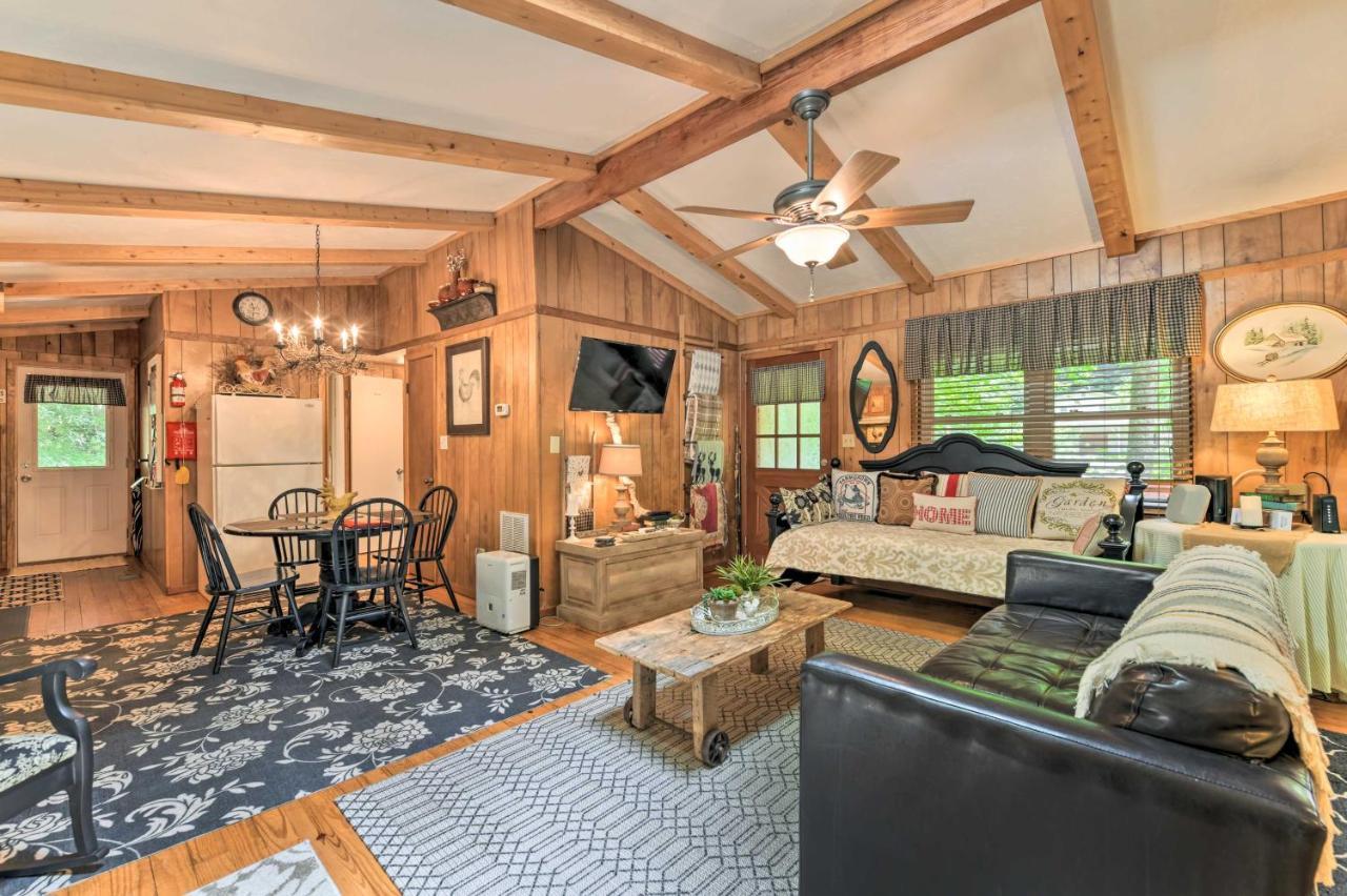 Tranquil Creekside Cottage With Deck And Lanai Franklin Zewnętrze zdjęcie