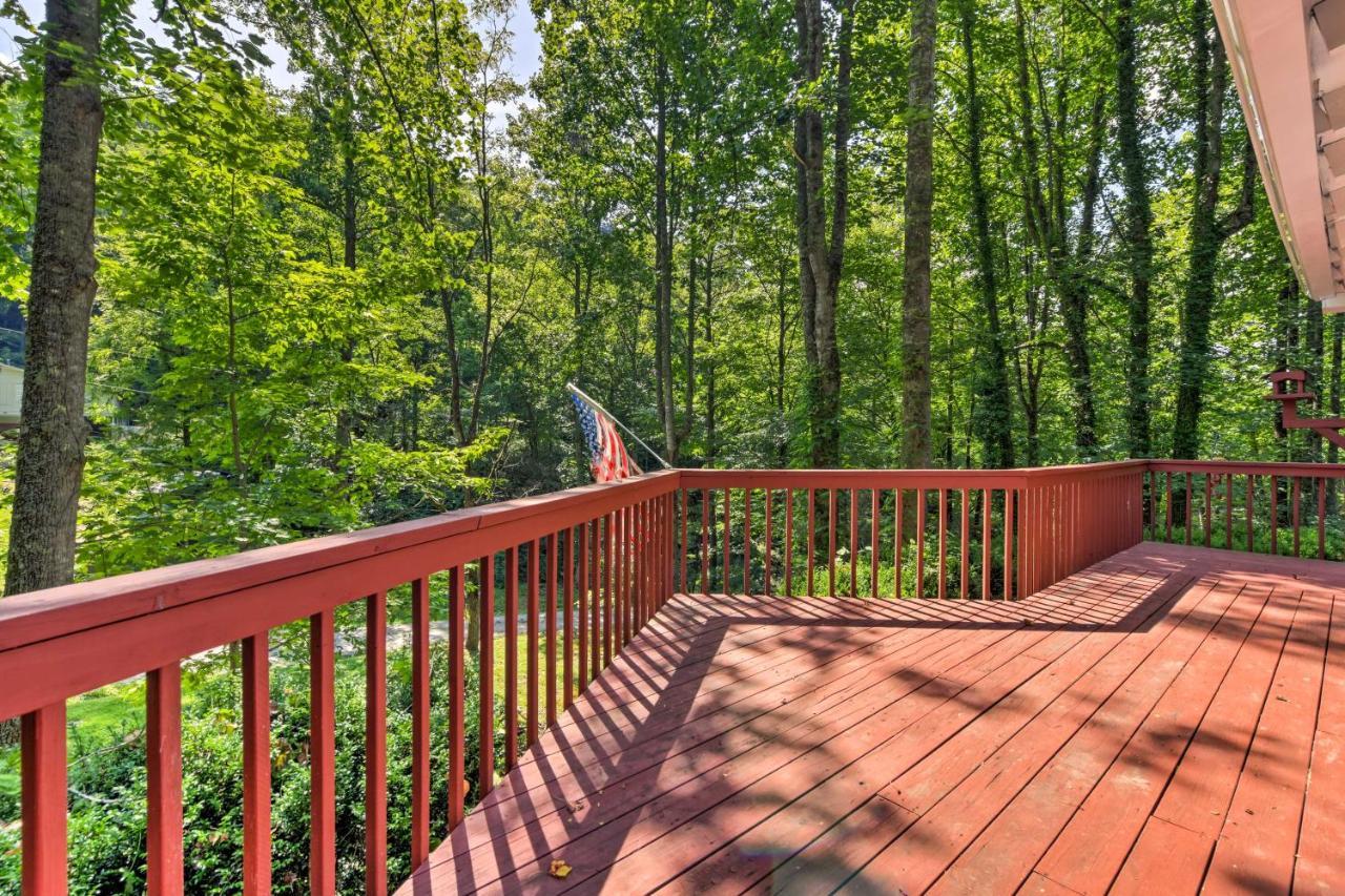 Tranquil Creekside Cottage With Deck And Lanai Franklin Zewnętrze zdjęcie