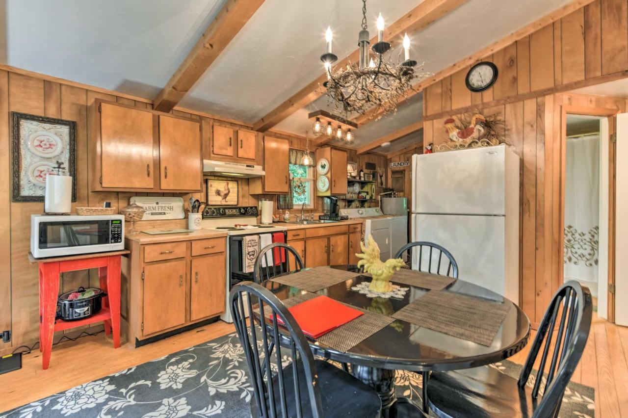 Tranquil Creekside Cottage With Deck And Lanai Franklin Zewnętrze zdjęcie